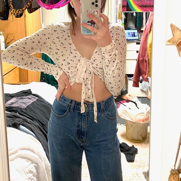 Brandy Melville Tops - BRANDY MELVILLE TIE TOP